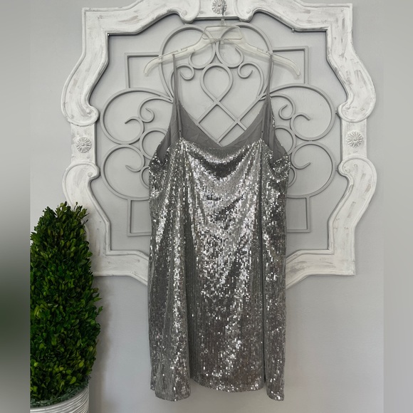 Silver Sequin Dress Spaghetti Strap Women’s Large Concert Ready - Picture 2 of 5